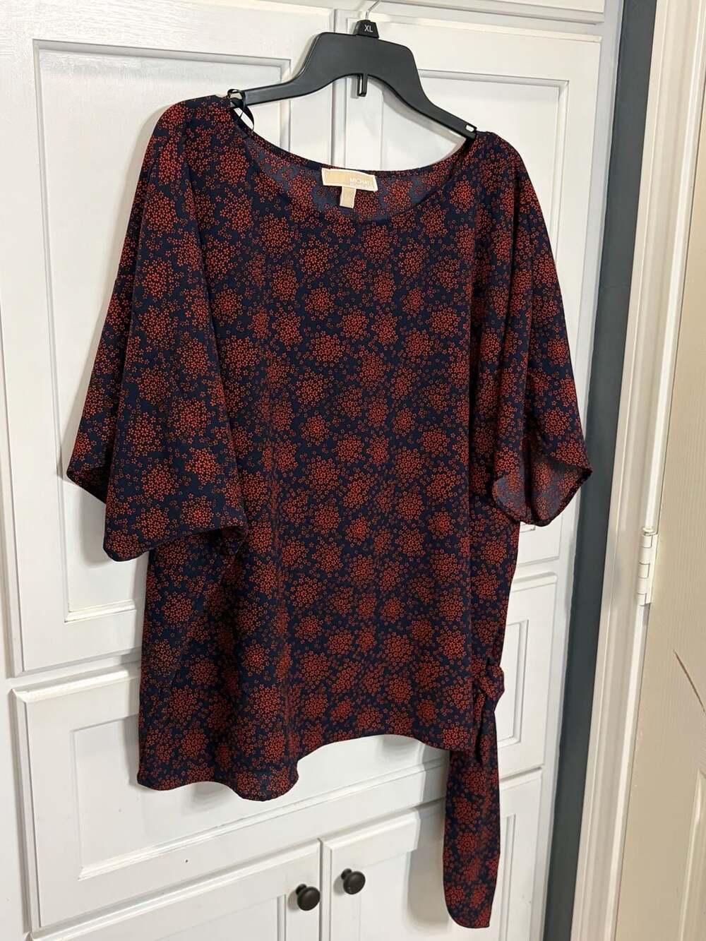MICHAEL Michael Kors Women's Short Sleeve Side Tie Floral Blouse Navy & Red XXL